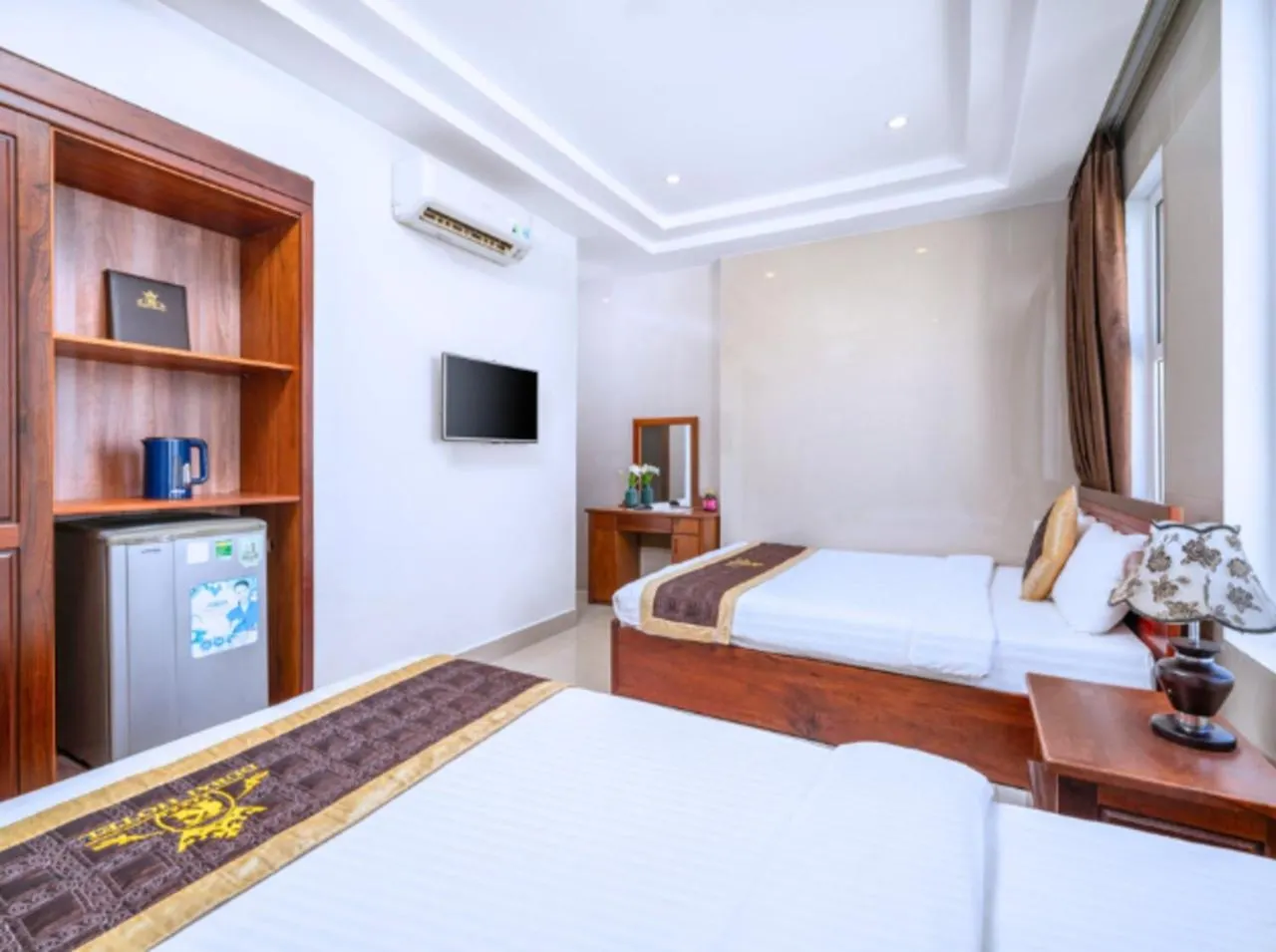 Dubai Hotel Danang 3*,